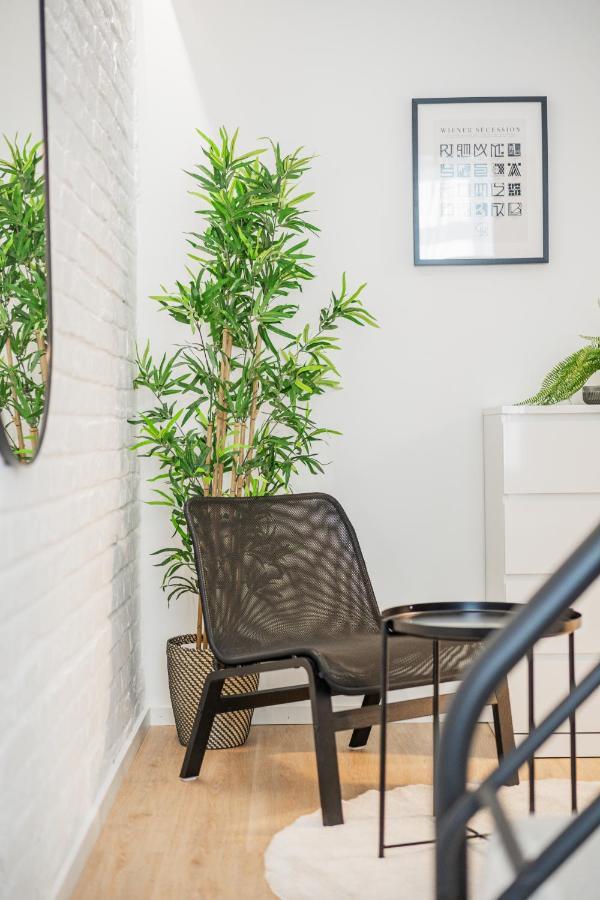 Chic Central City Rooms By Home2 Vienna Exterior photo